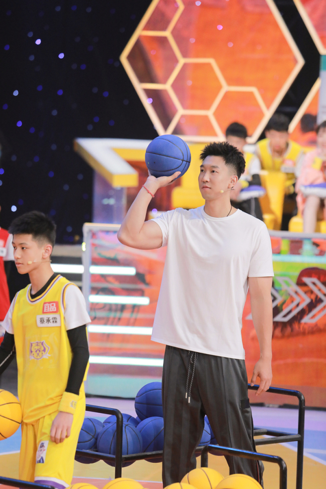 关于力挽狂澜！名将勇夺第一，开启奇迹的信息