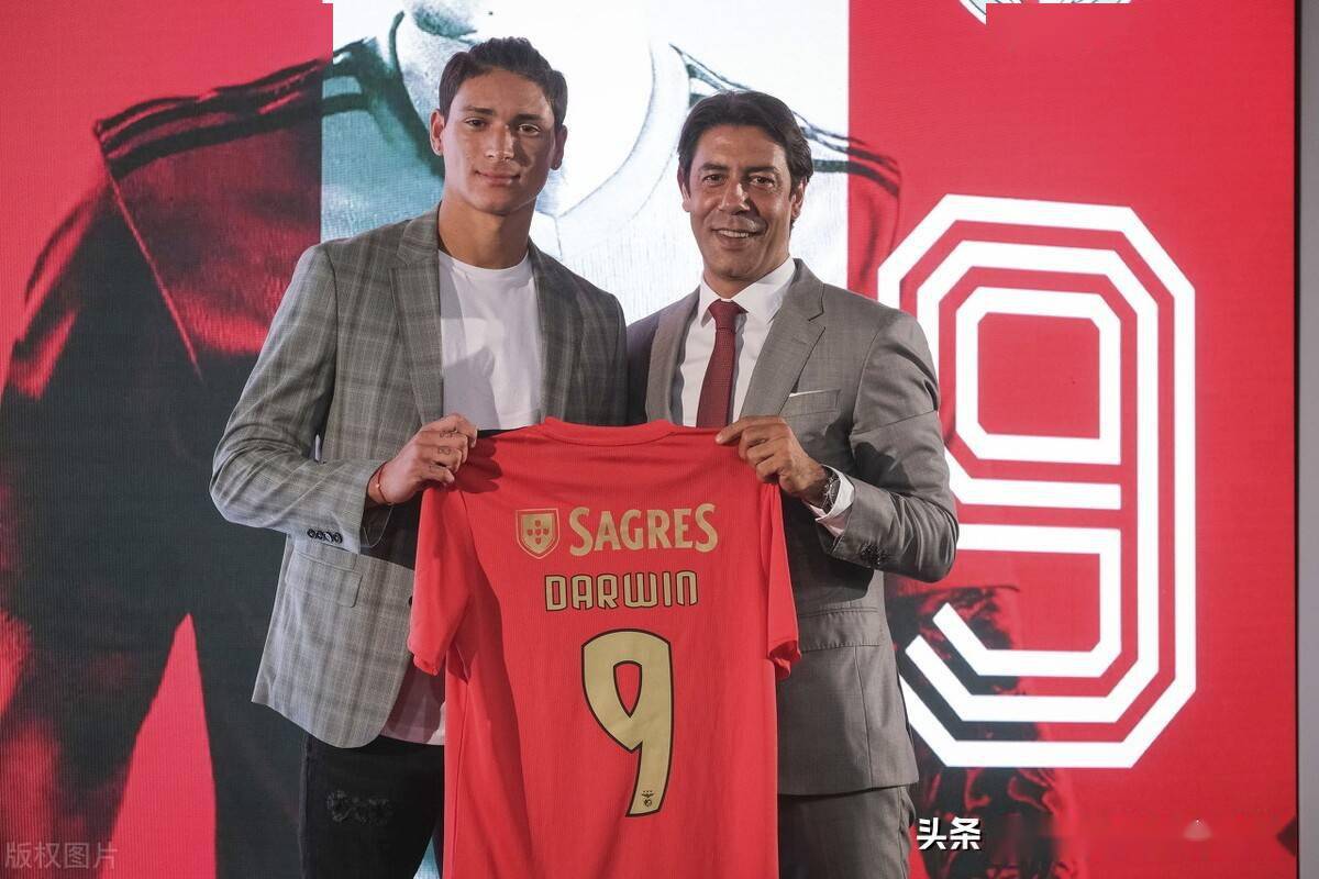 莫德里奇今日表现抢眼，本菲卡整场无解，教练赛后亲自拥抱的简单介绍