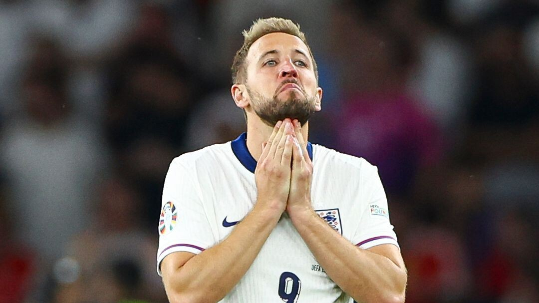  凯恩回归赛场，连败首场状态亮眼，德国队观众沸腾！