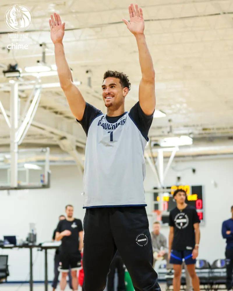  Ming迎来十二赛季高光表现，独行侠球迷沸腾！